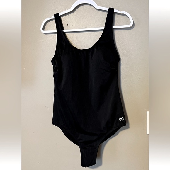 Hurley Ribbed One Piece Swimsuit NEW - Picture 3 of 12
